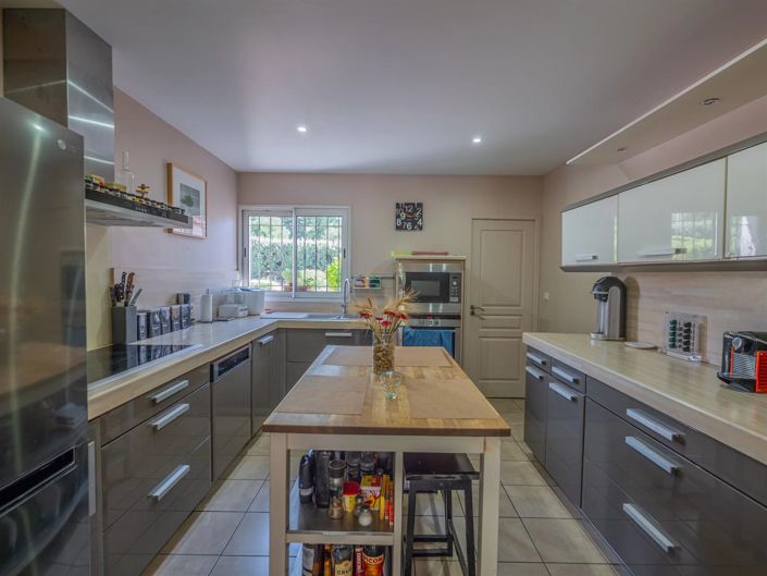 Image No.15-8 Bed House for sale