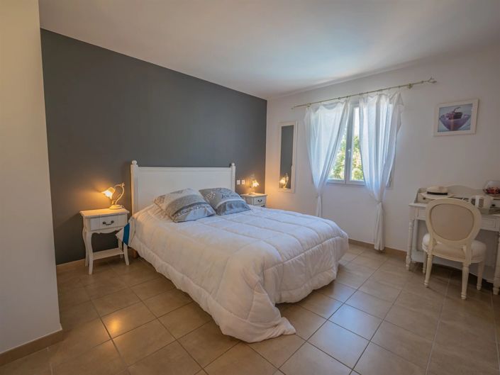 Image No.17-8 Bed House for sale