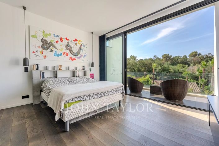 Image No.9-4 Bed House for sale