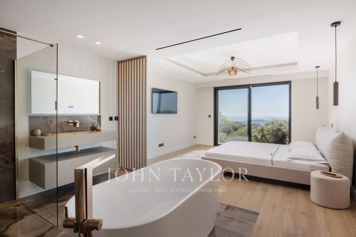 Image No.13-5 Bed House for sale