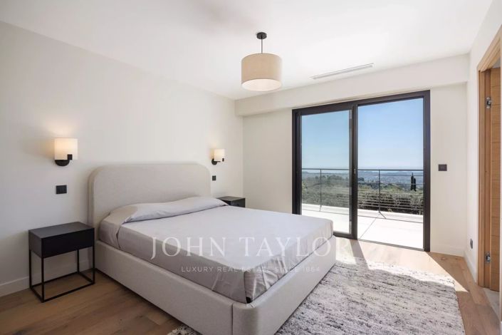 Image No.17-5 Bed House for sale
