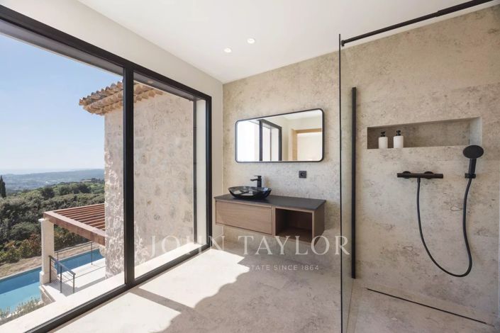 Image No.18-5 Bed House for sale