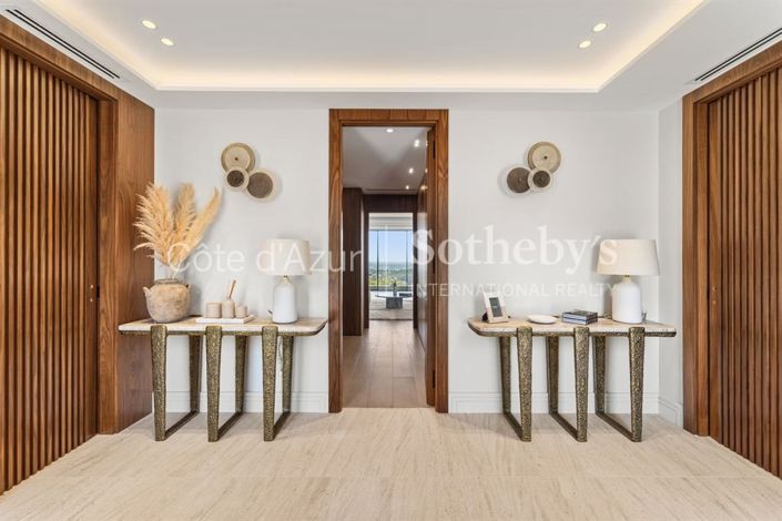 Image No.12-5 Bed House for sale