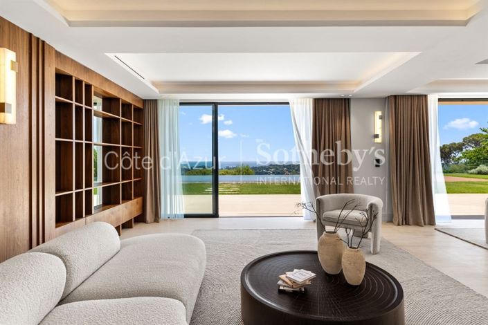 Image No.15-5 Bed House for sale