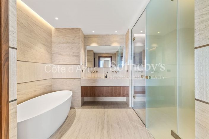 Image No.19-5 Bed House for sale
