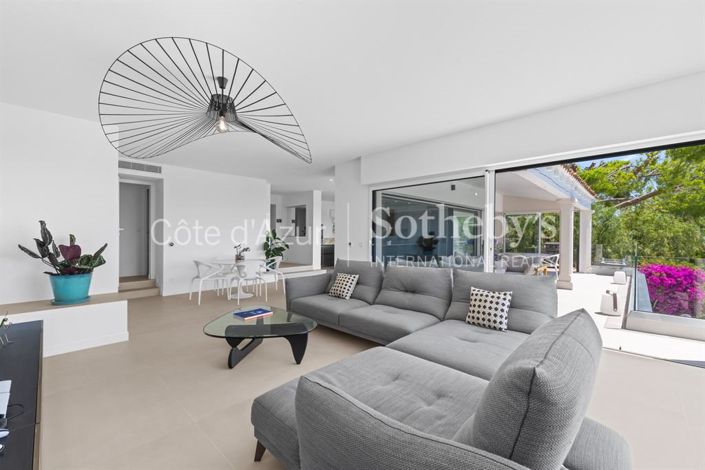 Image No.11-6 Bed House for sale