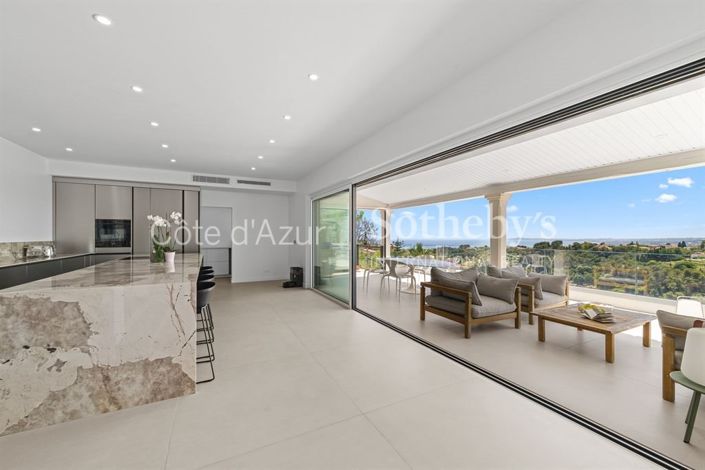 Image No.3-6 Bed House for sale