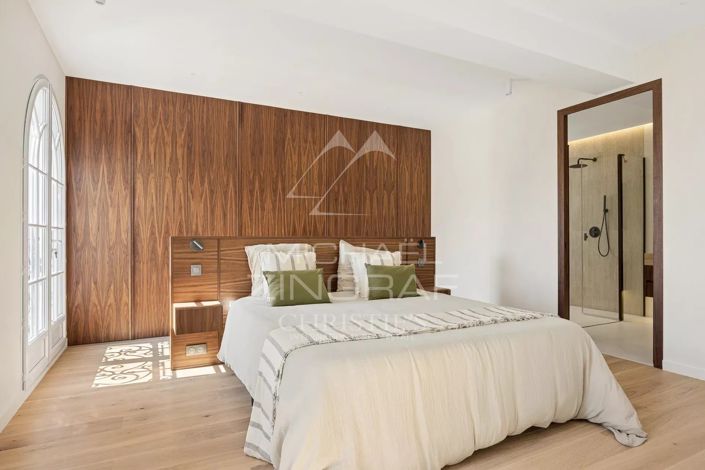 Image No.21-5 Bed House for sale
