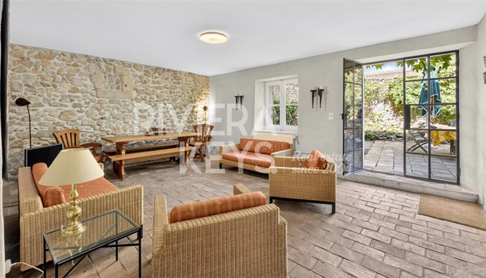 Image No.14-6 Bed House for sale