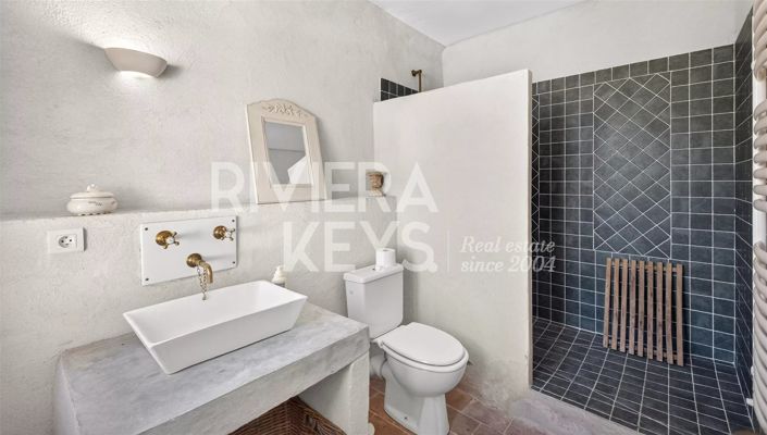 Image No.16-6 Bed House for sale