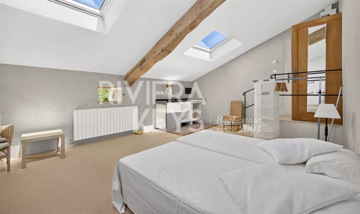 Image No.19-6 Bed House for sale