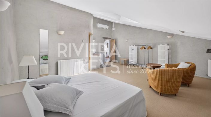 Image No.22-6 Bed House for sale