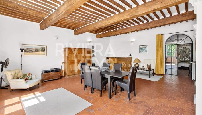 Image No.7-6 Bed House for sale