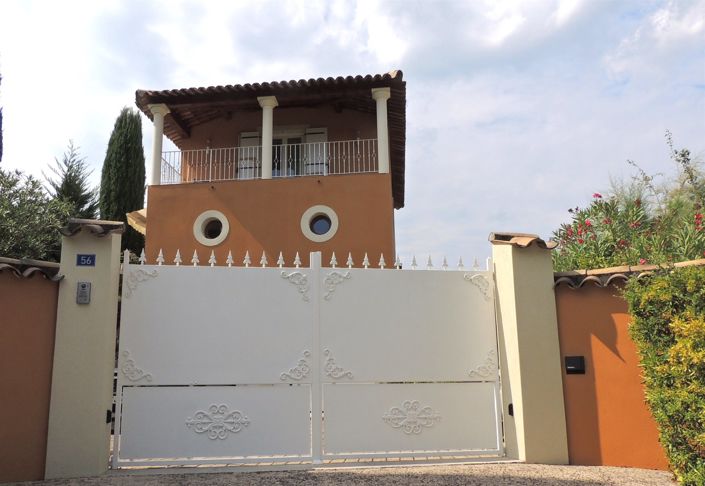 Image No.2-4 Bed House for sale