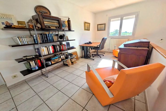Image No.9-3 Bed House for sale
