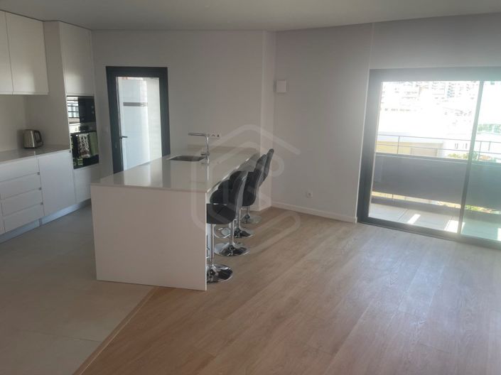 Image No.6-3 Bed Apartment for sale