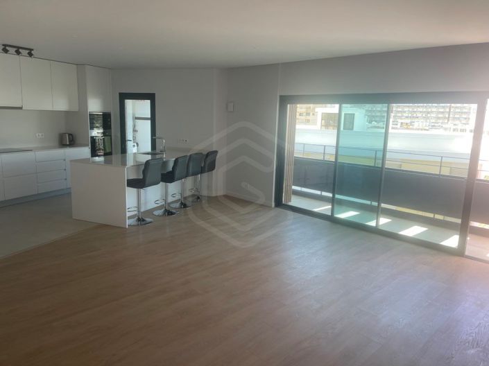 Image No.7-3 Bed Apartment for sale