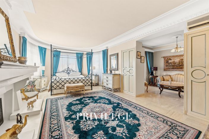Image No.20-4 Bed House for sale
