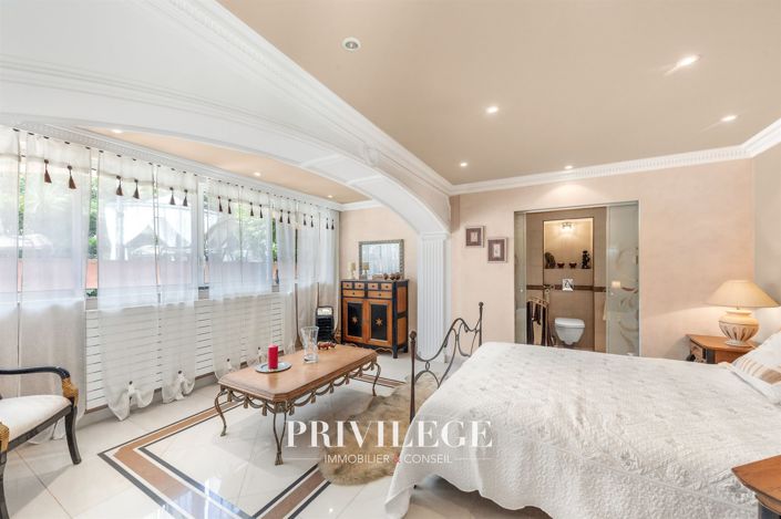 Image No.32-4 Bed House for sale