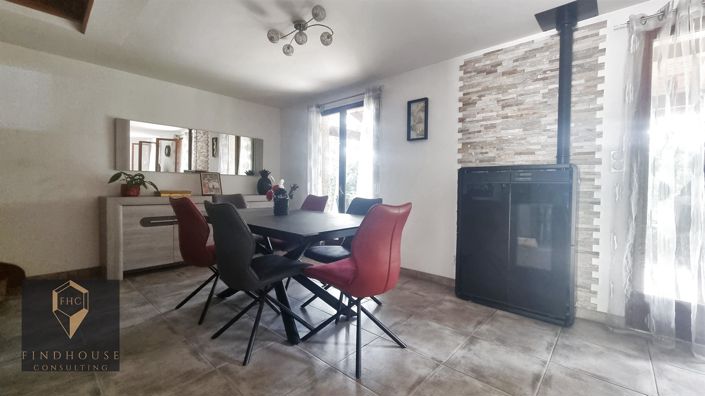 Image No.6-4 Bed House for sale