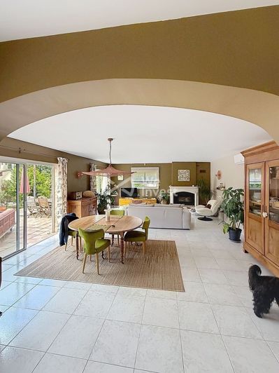 Image No.10-3 Bed House for sale