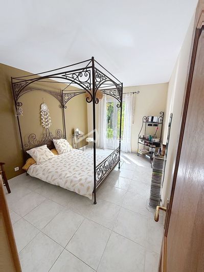 Image No.14-3 Bed House for sale