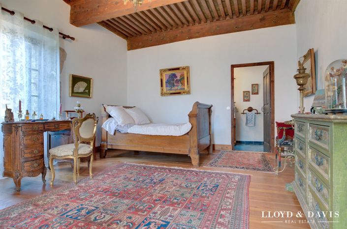 Image No.14-5 Bed House for sale