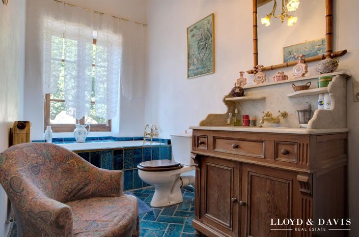 Image No.16-5 Bed House for sale