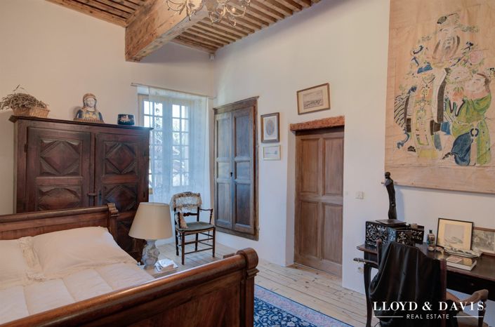 Image No.17-5 Bed House for sale