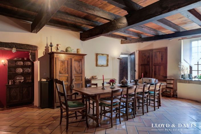 Image No.6-5 Bed House for sale