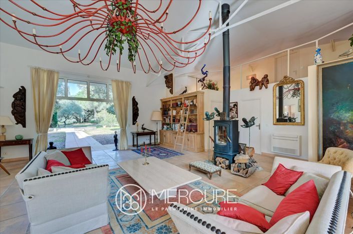 Image No.6-6 Bed House for sale