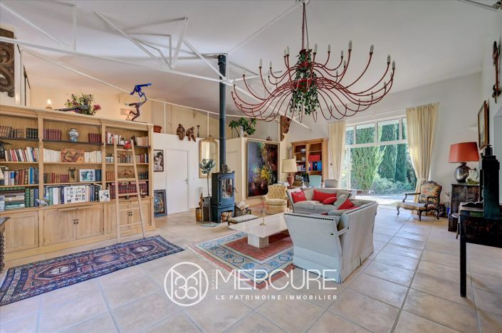 Image No.7-6 Bed House for sale