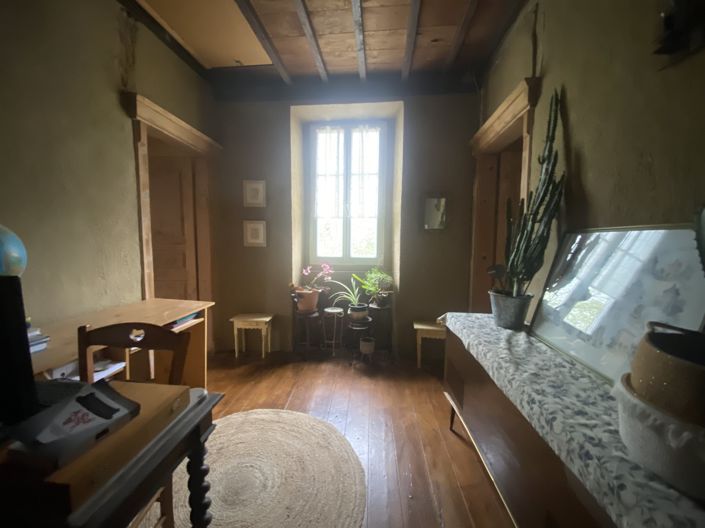 Image No.17-4 Bed House for sale
