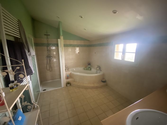 Image No.21-4 Bed House for sale