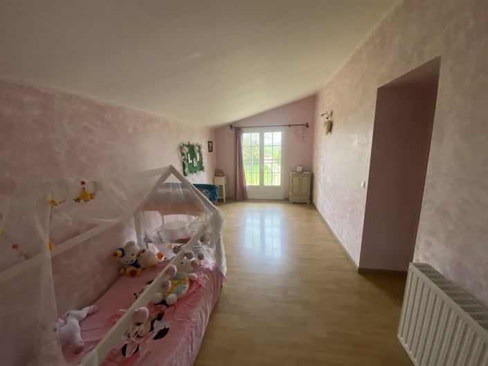 Image No.23-4 Bed House for sale