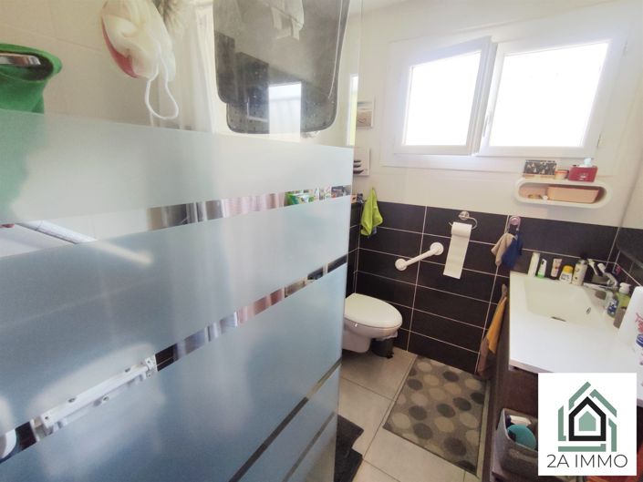 Image No.6-2 Bed House for sale