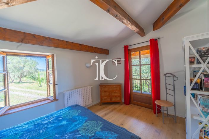 Image No.16-5 Bed House for sale