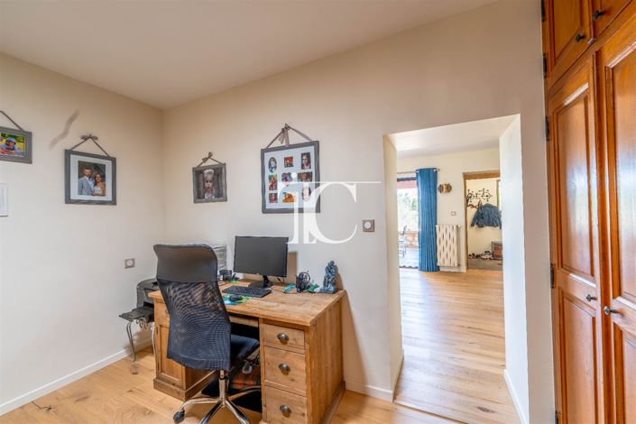 Image No.39-5 Bed House for sale