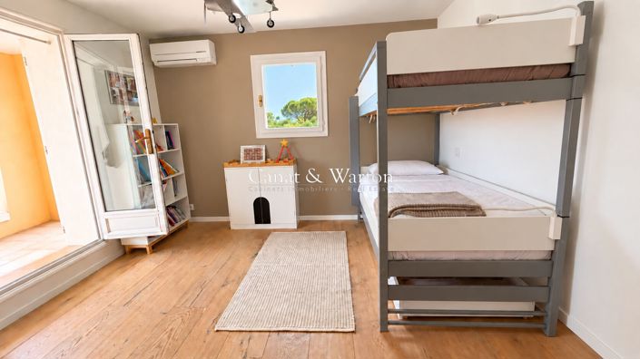 Image No.12-4 Bed House for sale