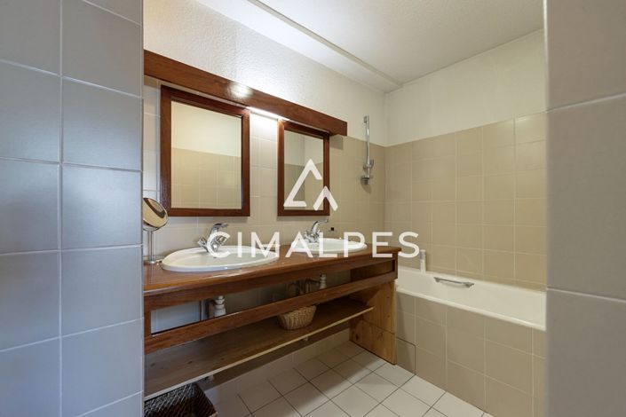 Image No.13-3 Bed Apartment for sale