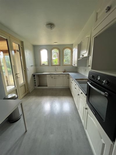 Image No.8-4 Bed House for sale