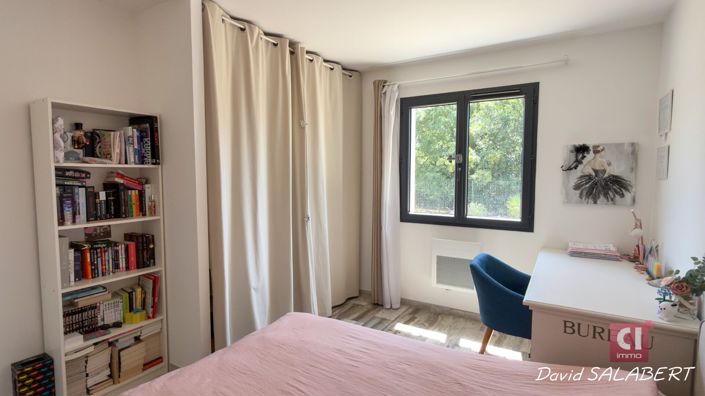 Image No.15-4 Bed House for sale