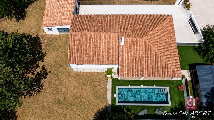 Image No.18-4 Bed House for sale