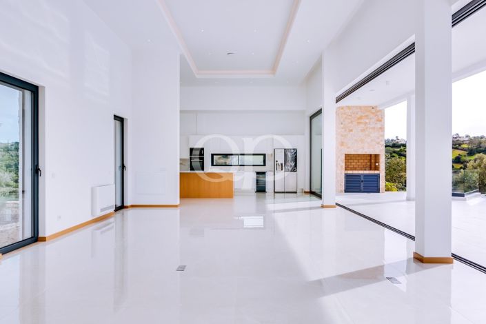 Image No.12-4 Bed House for sale