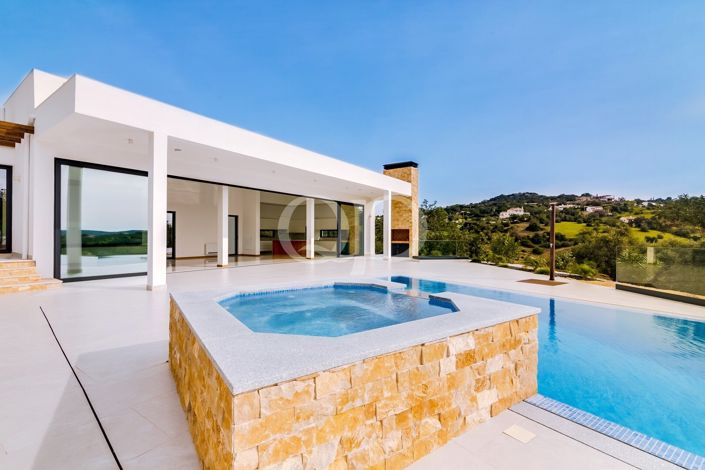 Image No.20-4 Bed House for sale