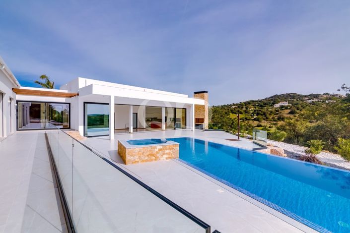 Image No.24-4 Bed House for sale