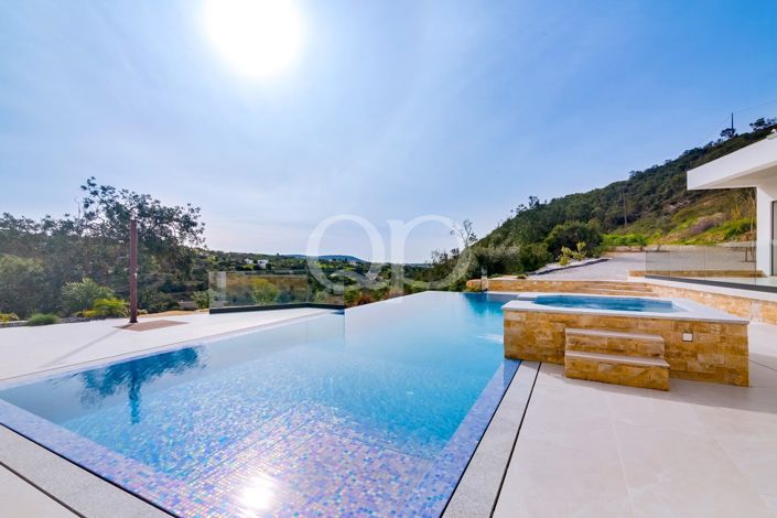 Image No.3-4 Bed House for sale