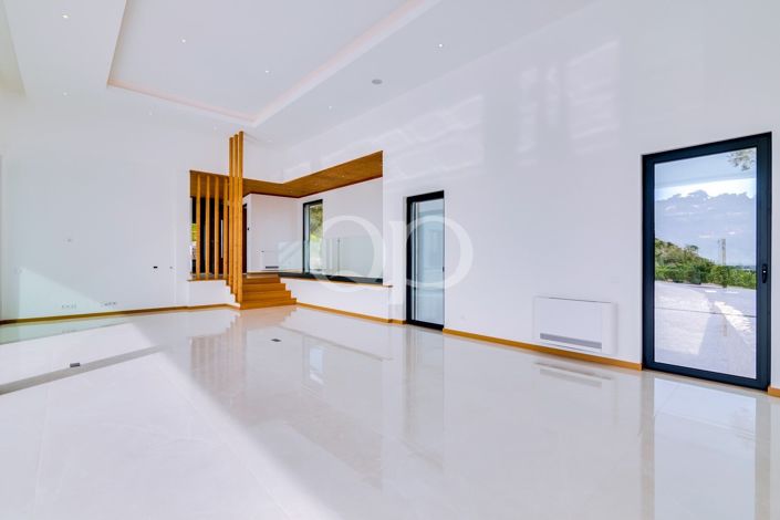 Image No.31-4 Bed House for sale