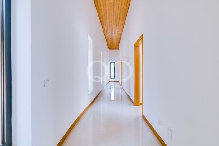 Image No.35-4 Bed House for sale