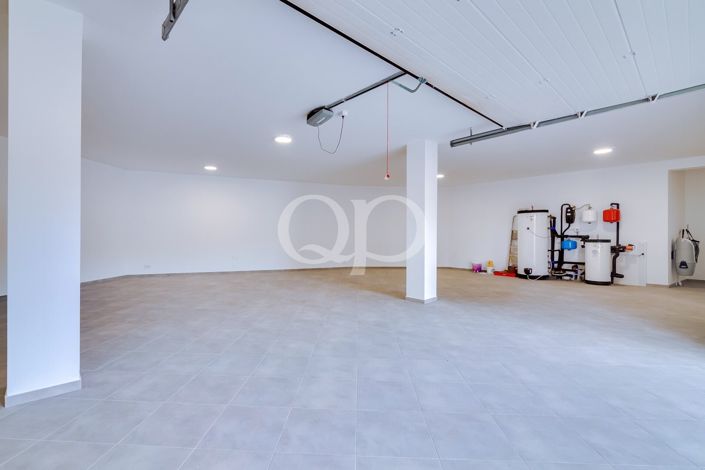 Image No.42-4 Bed House for sale